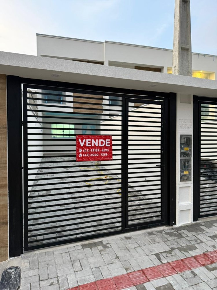 Sobrado - Venda - Rio Pequeno - Camboriú - SC