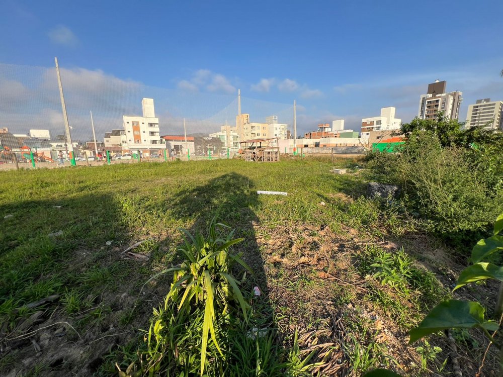 Terreno - Venda - Centro - Camboriú - SC