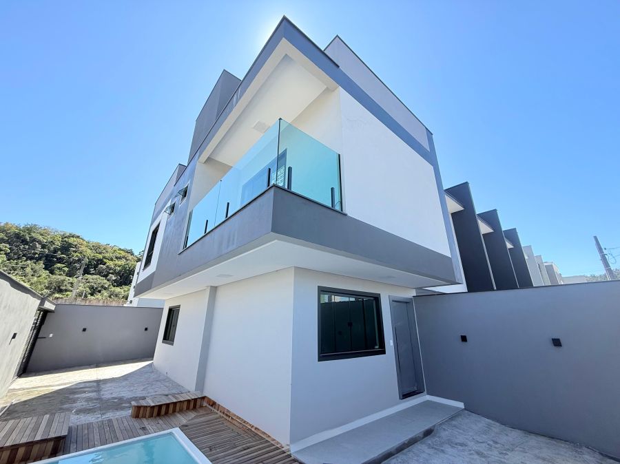 Sobrado - Venda - Rio Pequeno - Cambori - SC