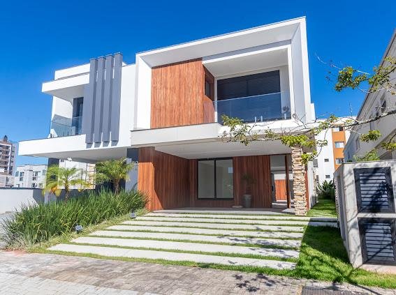 Casa Alto Padrão - Venda - Centro - Camboriú - SC