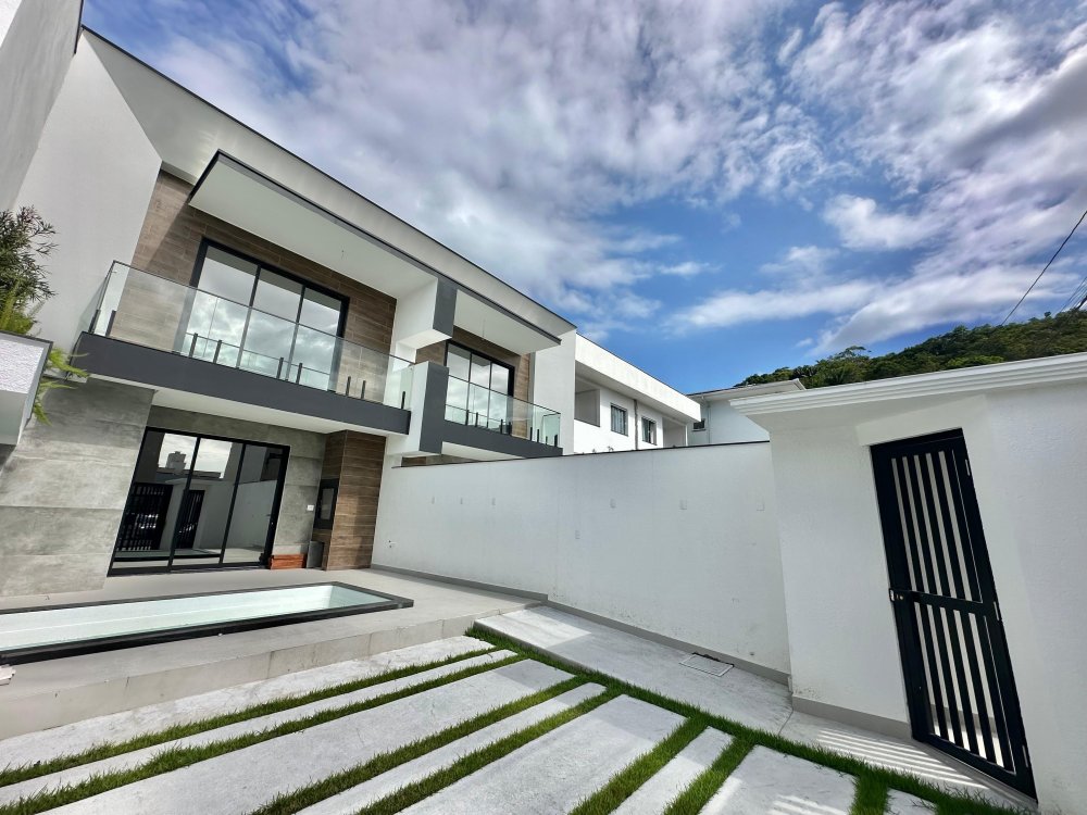 Sobrado - Venda - São Francisco de Assis - Camboriú - SC